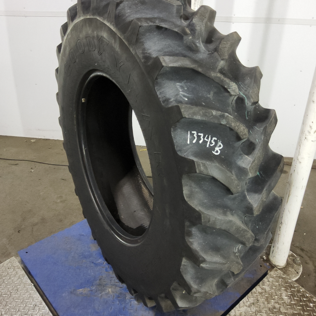 USED 14.9R28 Goodyear Farm Dyna Torque Radial R-1 E (10 Ply